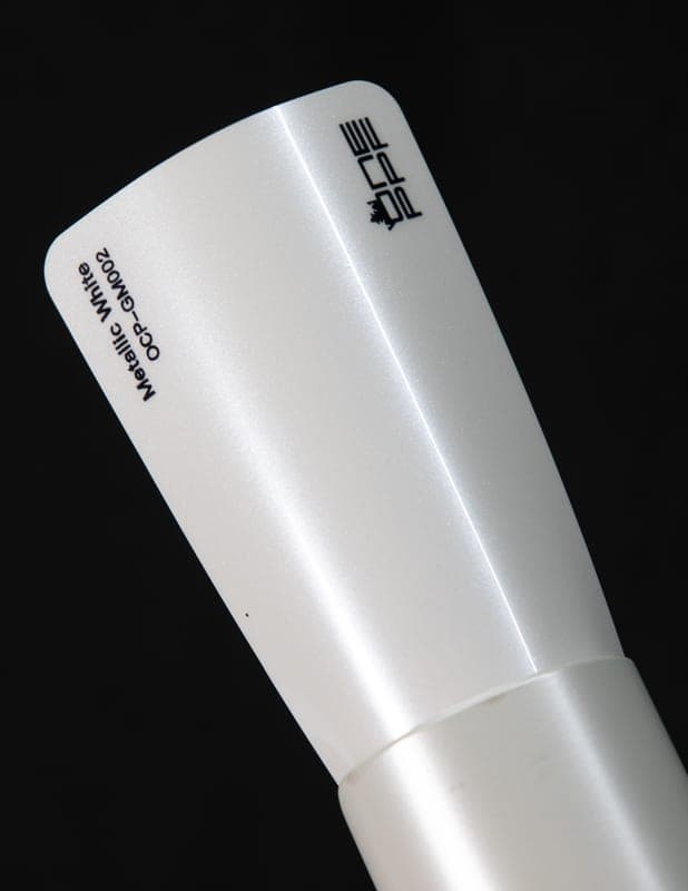 Metallic White swatch