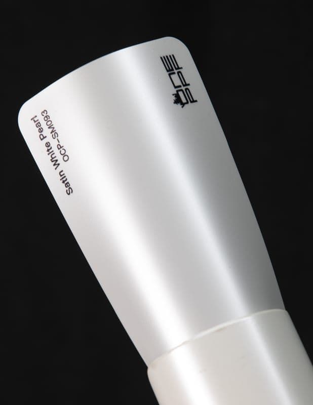 Satin White Pearl swatch