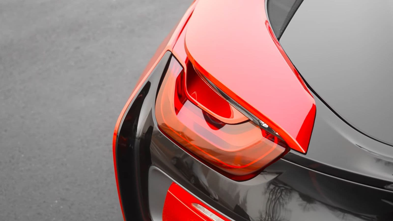 Liquid Cardinal Red on BMW i8 — Detail Driven