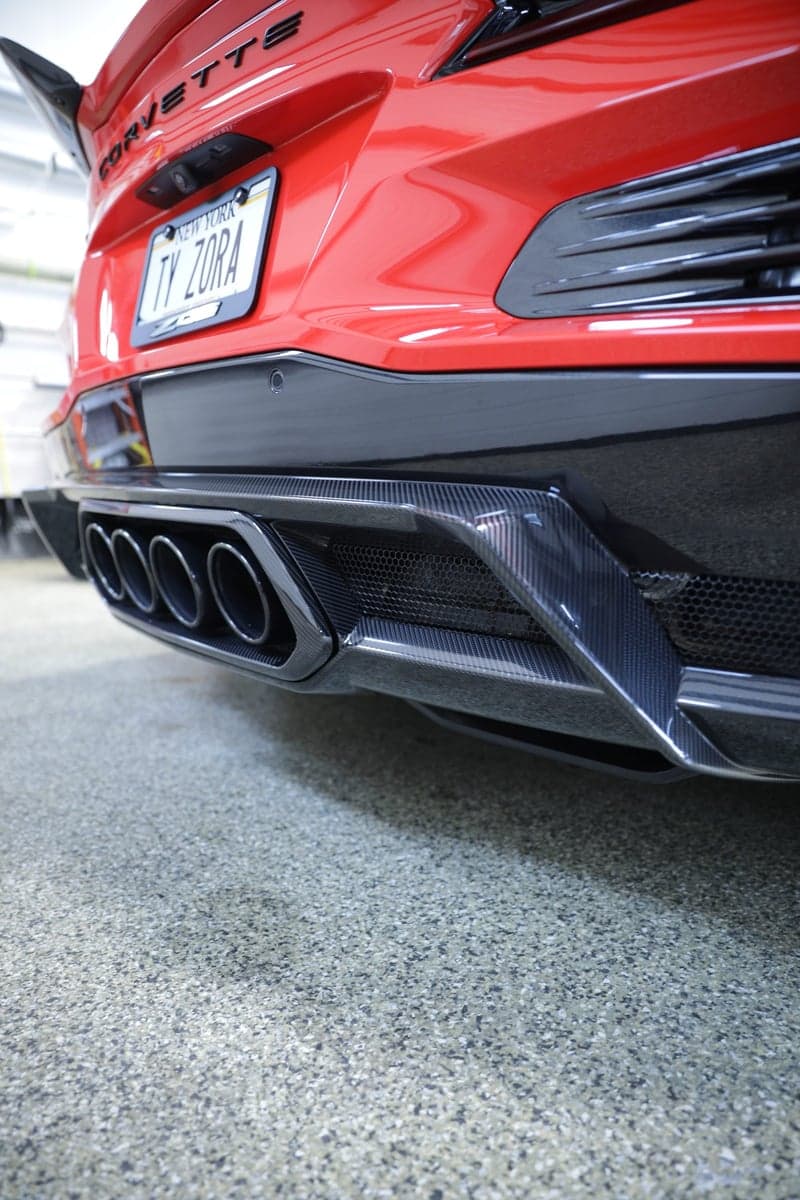 Gloss Carbon Fiber on Chevrolet Corvette C8